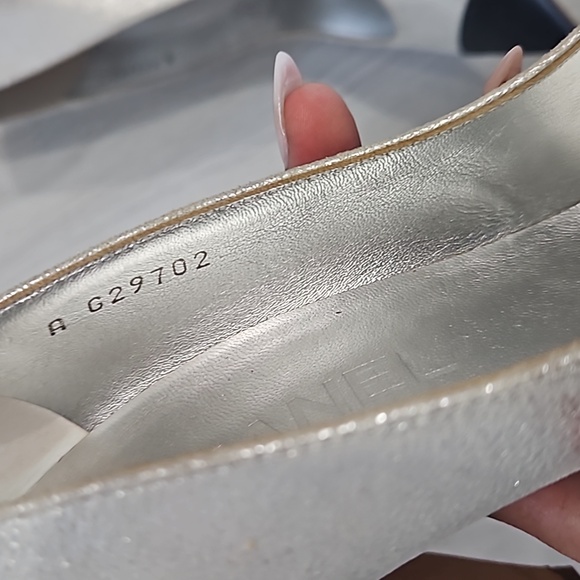 Two tone chanel pumps - Picture 4 of 4